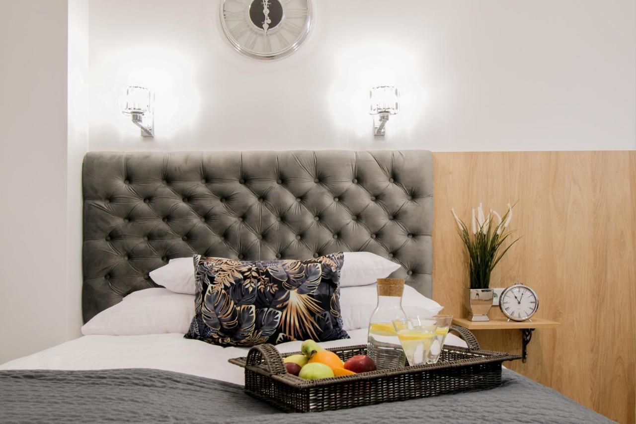 Warsaw Seasons By Alluxe Boutique Apartments Стая снимка