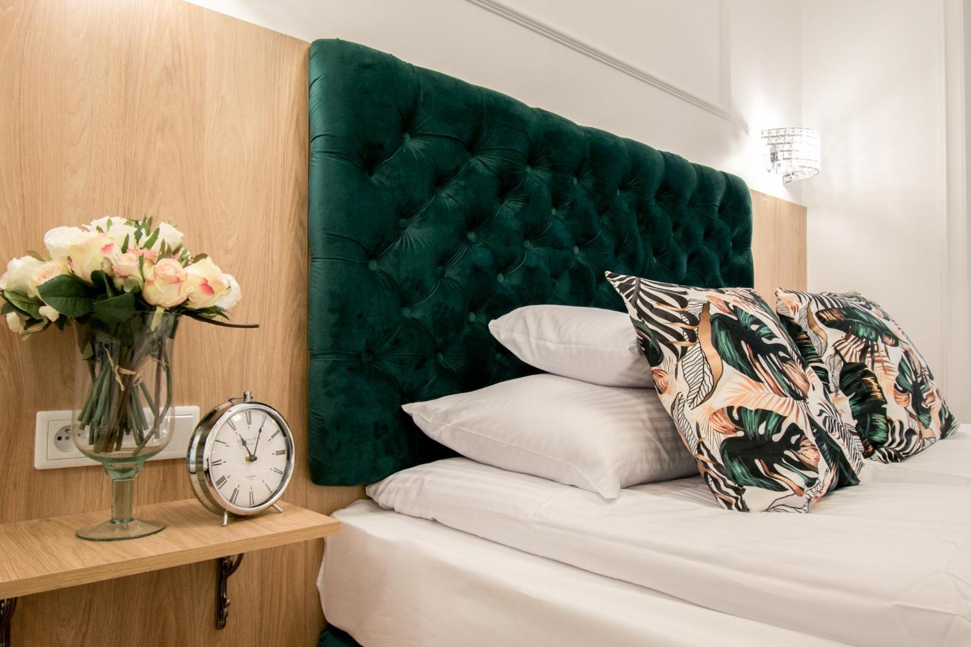 Warsaw Seasons By Alluxe Boutique Apartments Стая снимка